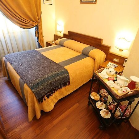 Al Colonnato Di San Pietro Bed & Breakfast Rome Exterior photo