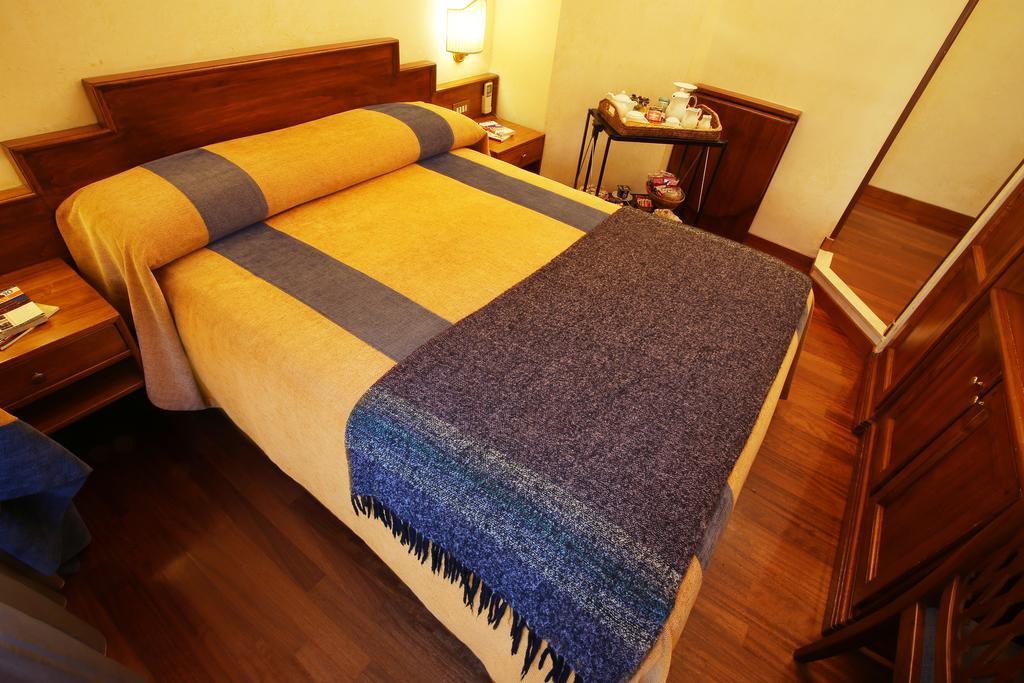 Al Colonnato Di San Pietro Bed & Breakfast Rome Exterior photo
