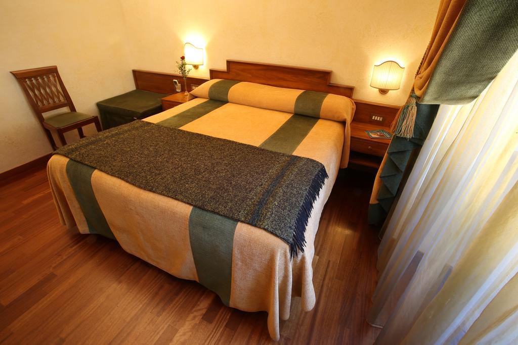Al Colonnato Di San Pietro Bed & Breakfast Rome Exterior photo