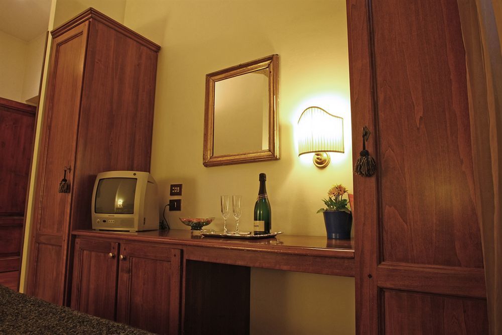 Al Colonnato Di San Pietro Bed & Breakfast Rome Exterior photo