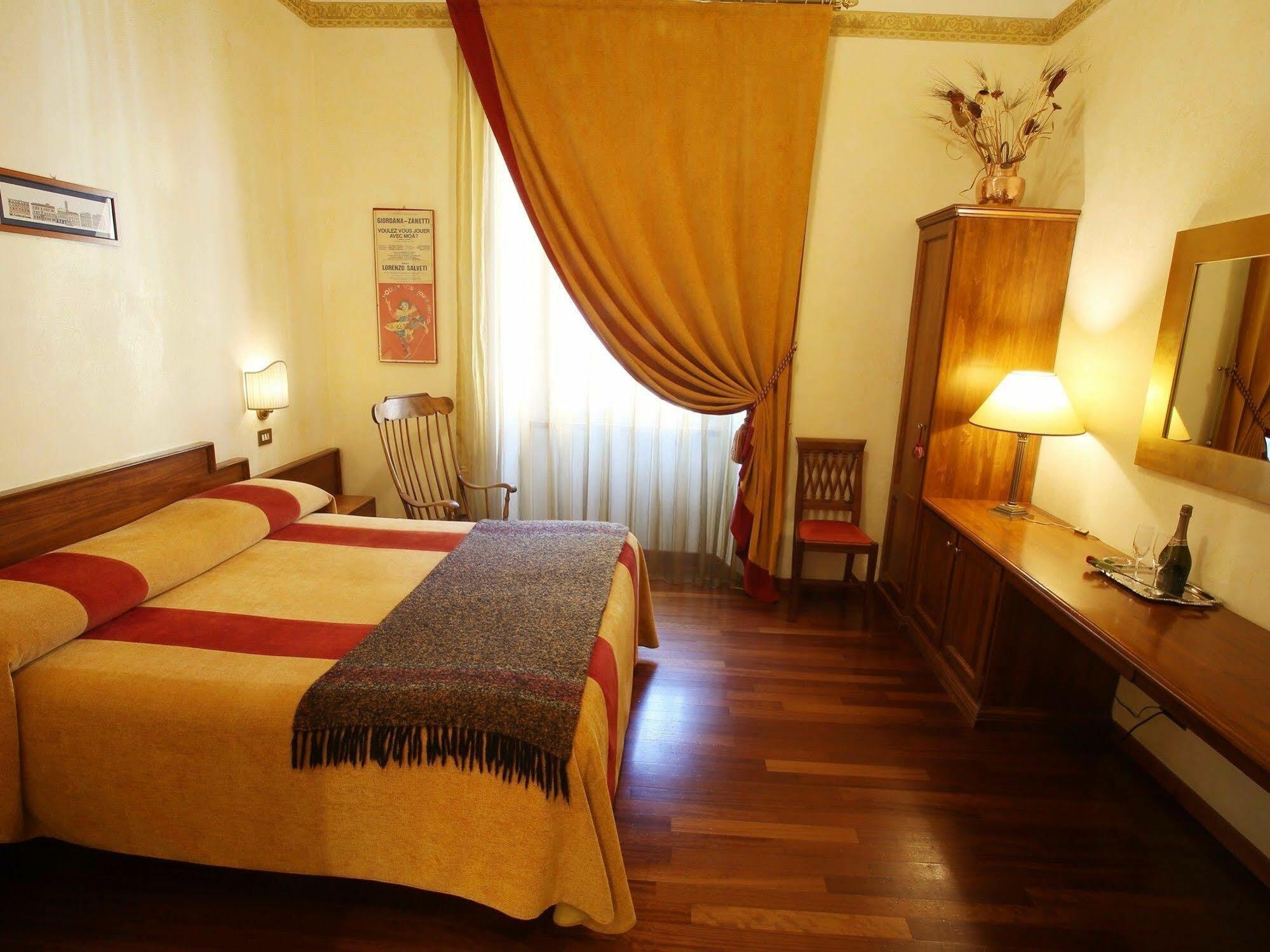 Al Colonnato Di San Pietro Bed & Breakfast Rome Exterior photo