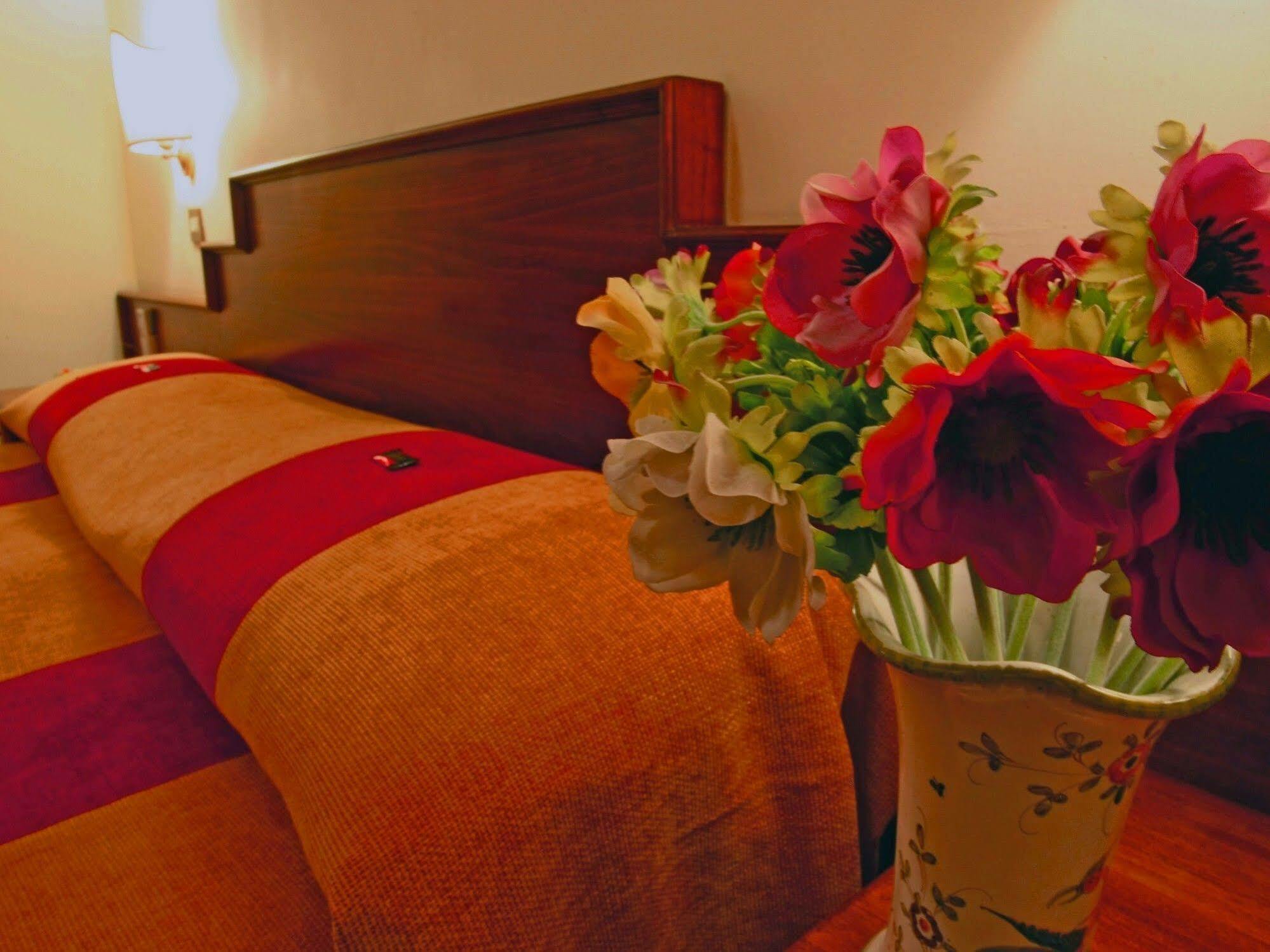 Al Colonnato Di San Pietro Bed & Breakfast Rome Exterior photo