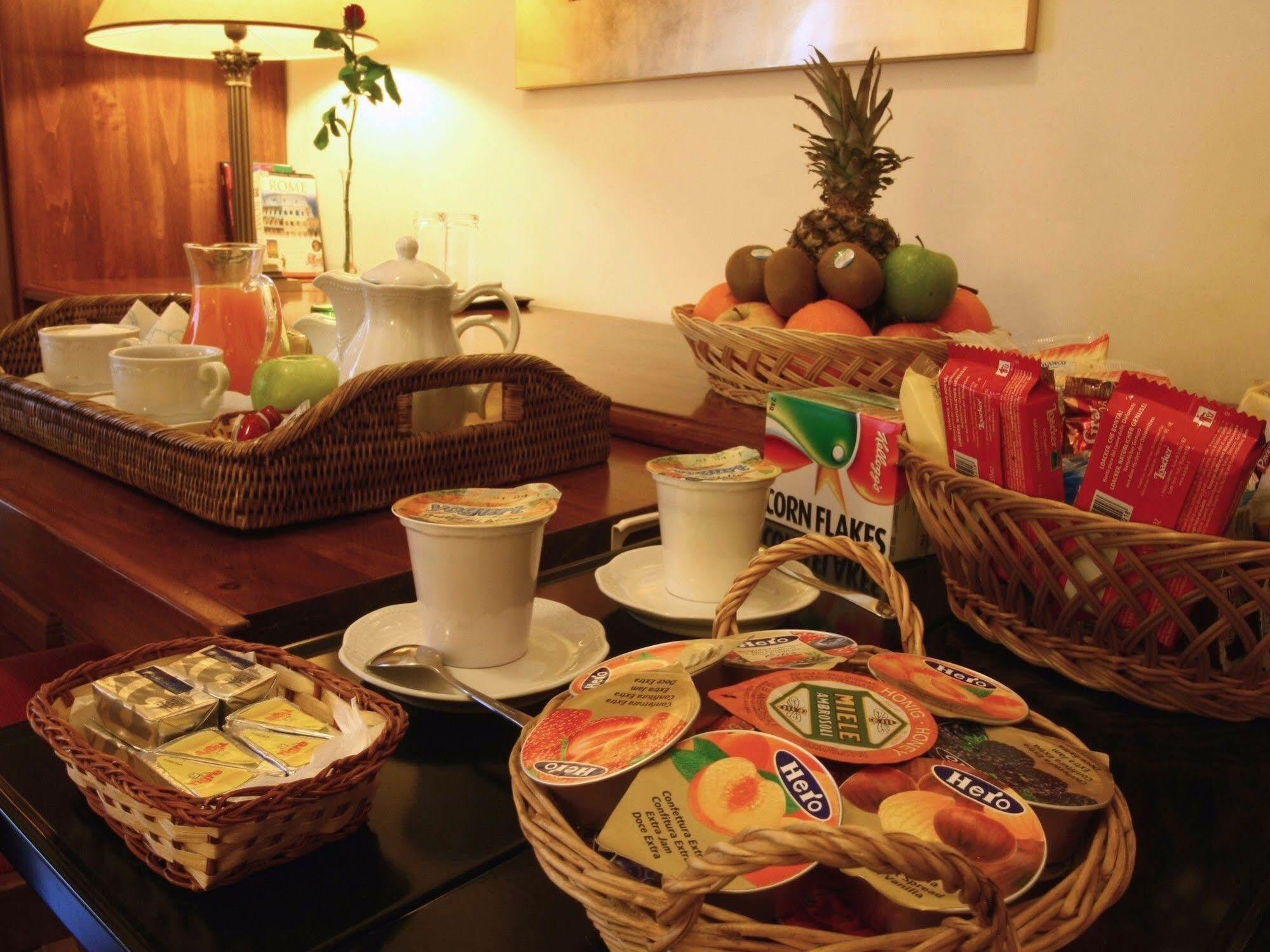 Al Colonnato Di San Pietro Bed & Breakfast Rome Exterior photo